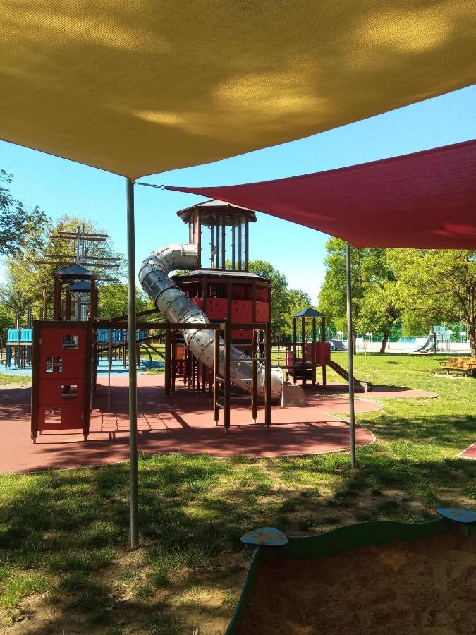 Oazis Wellness Apartman2 Hajdúszoboszló Εξωτερικό φωτογραφία