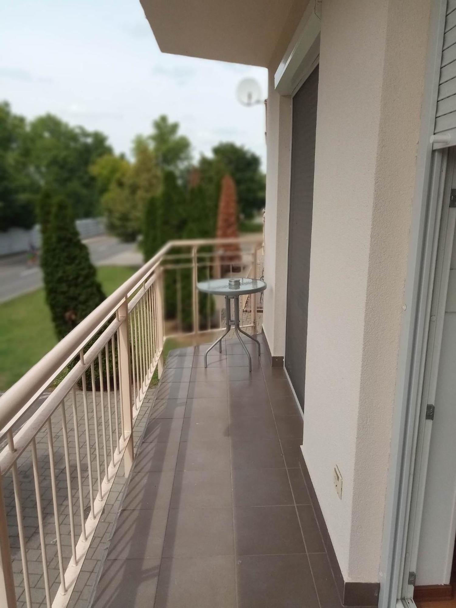 Oazis Wellness Apartman2 Hajdúszoboszló Δωμάτιο φωτογραφία