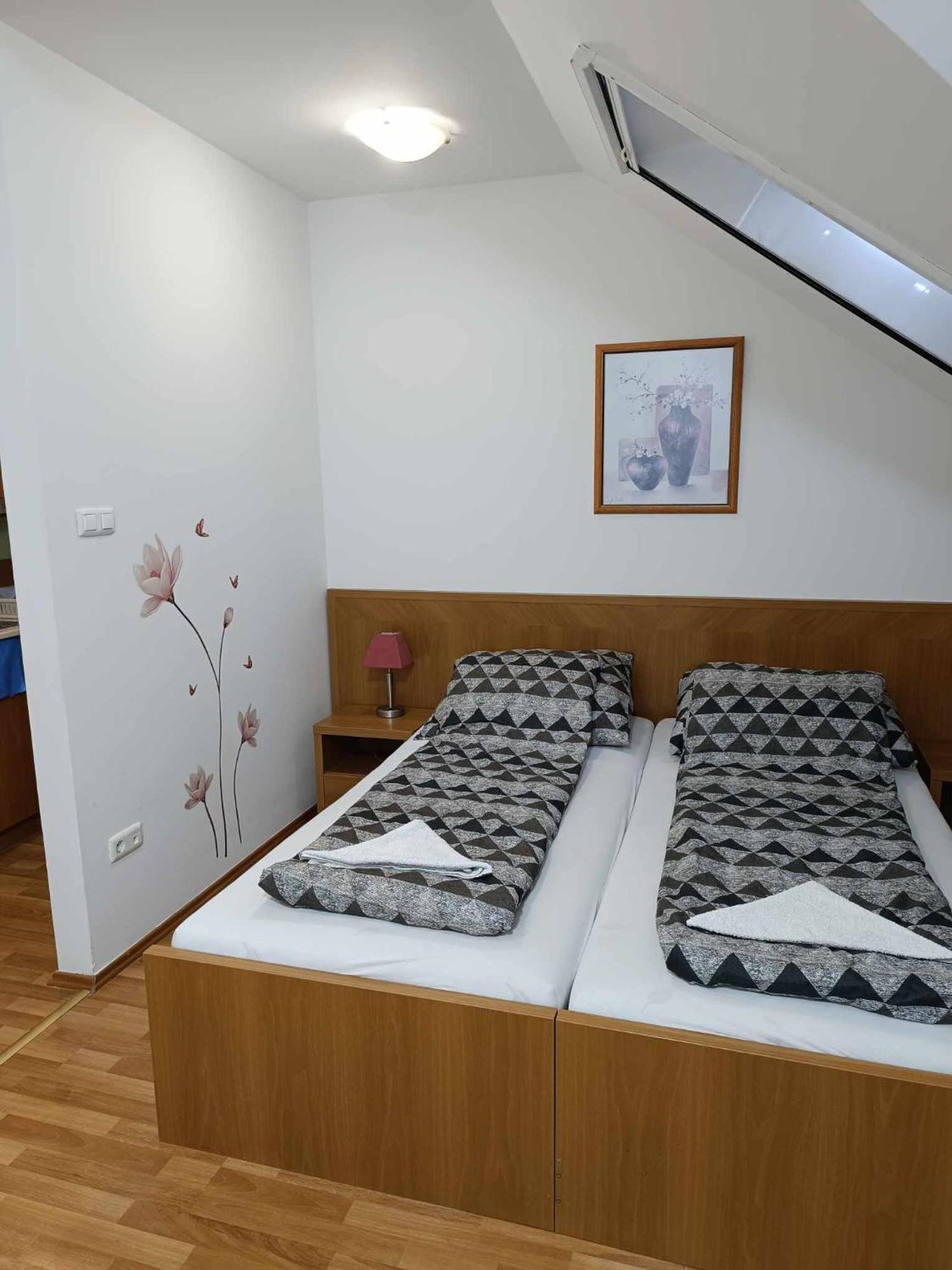 Oazis Wellness Apartman2 Hajdúszoboszló Δωμάτιο φωτογραφία